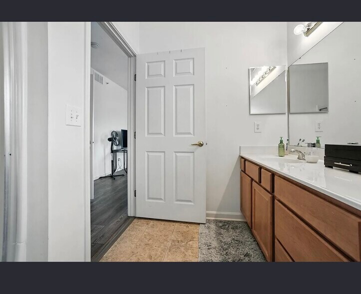 Building Photo - 961 Mistflower Ln