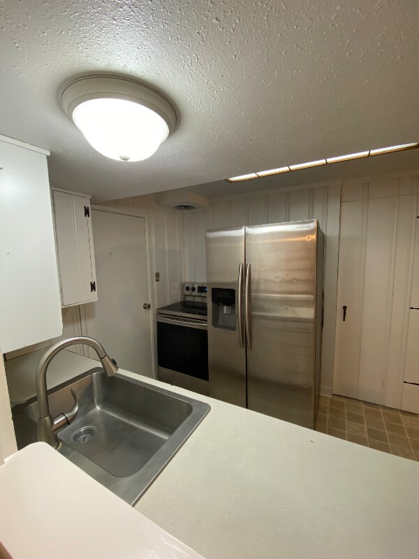 Building Photo - 535 SE Scenic View Dr