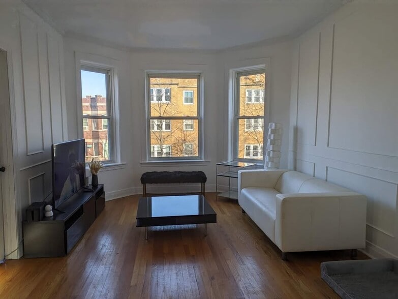 Building Photo - 2506 N Avers Ave