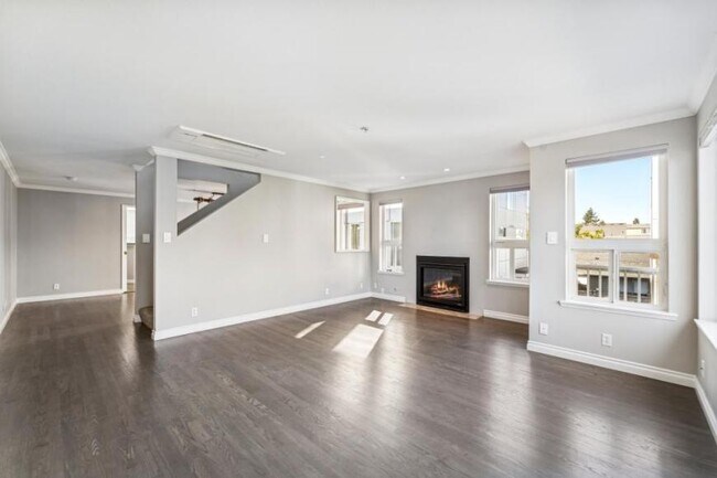 Building Photo - 3 bedroom in Seattle WA 98103