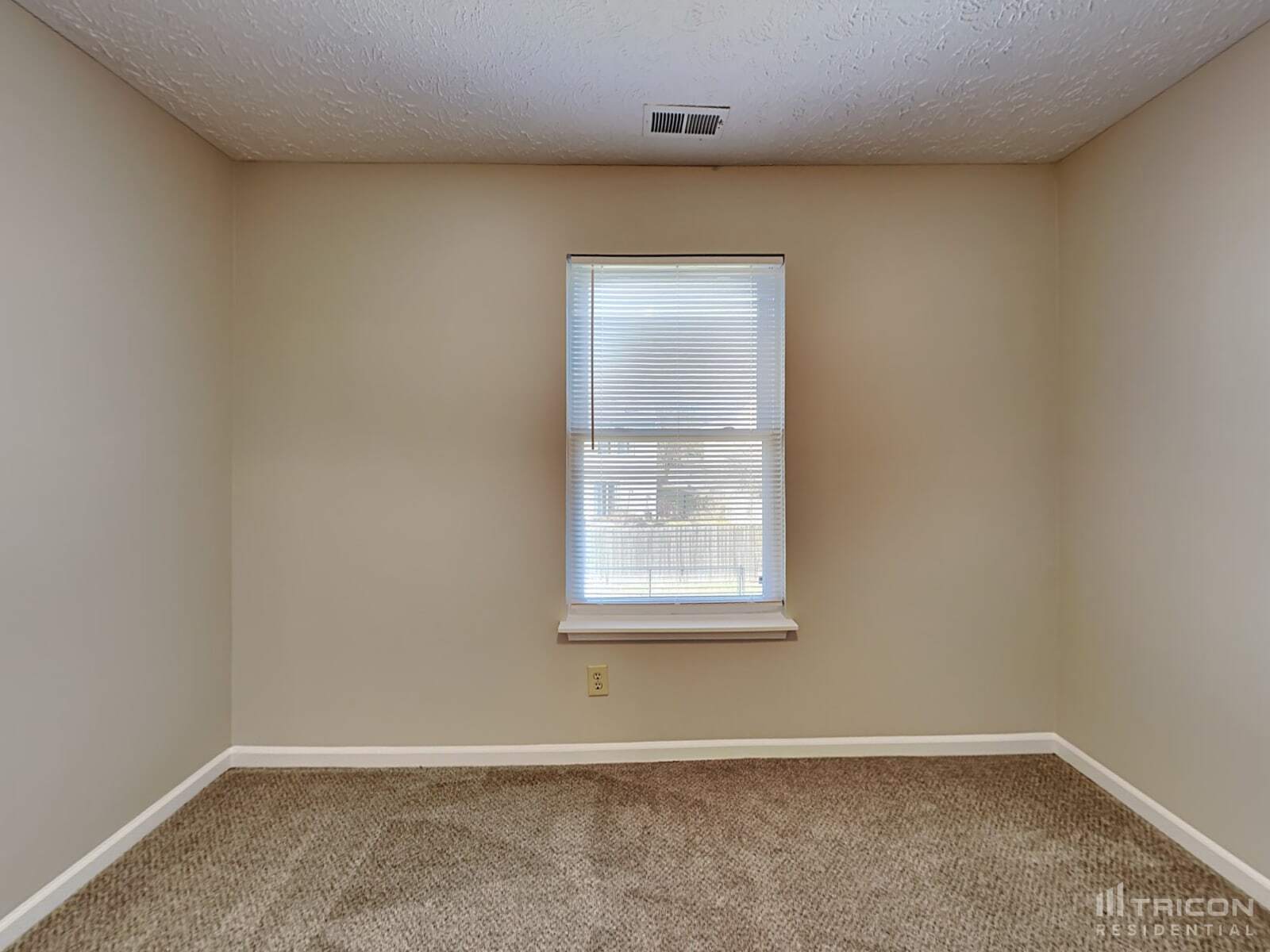 Building Photo - 4452 Redcliff N Ln
