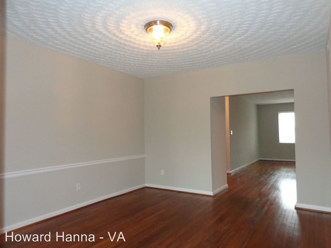 Building Photo - 625 W Princess Anne Rd