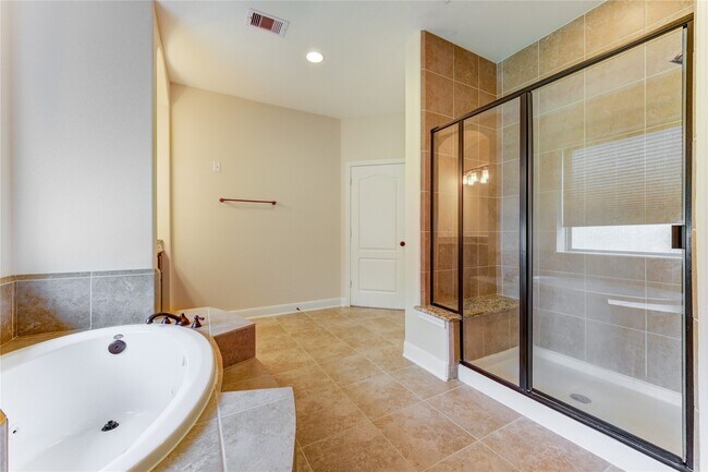 Building Photo - 1335 Altavilla Ln