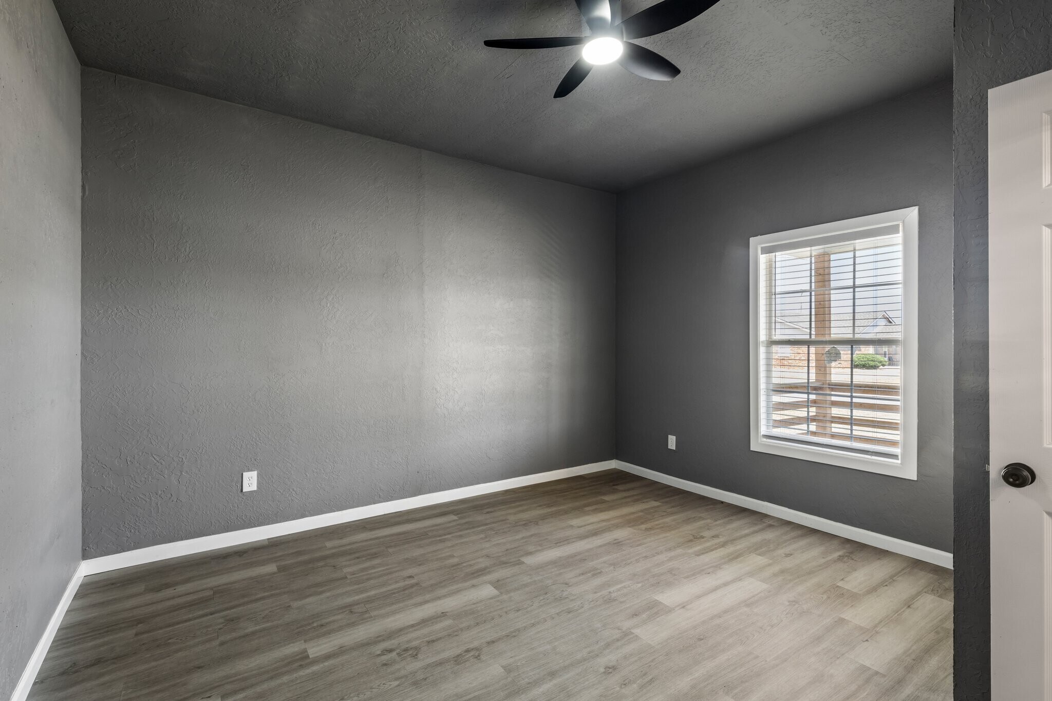Building Photo - 1320 W Frisco St