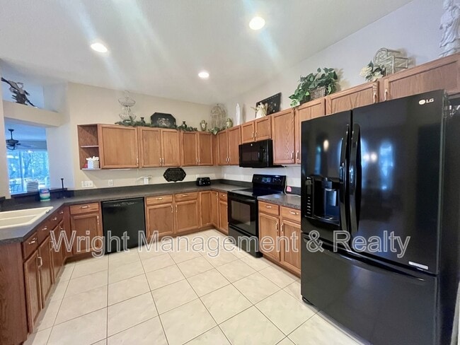 Building Photo - 6040 Sandhill Ridge Dr