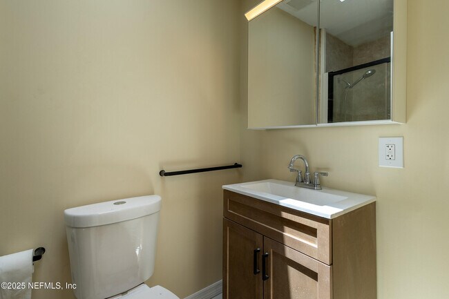 Building Photo - 3371 Thalia Rd