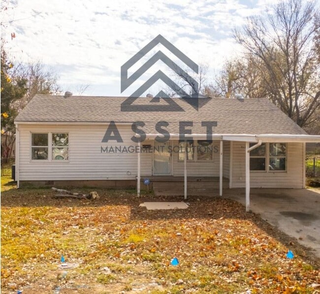 Building Photo - Section 8 approved home!