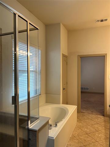 Building Photo - 817 La Cima