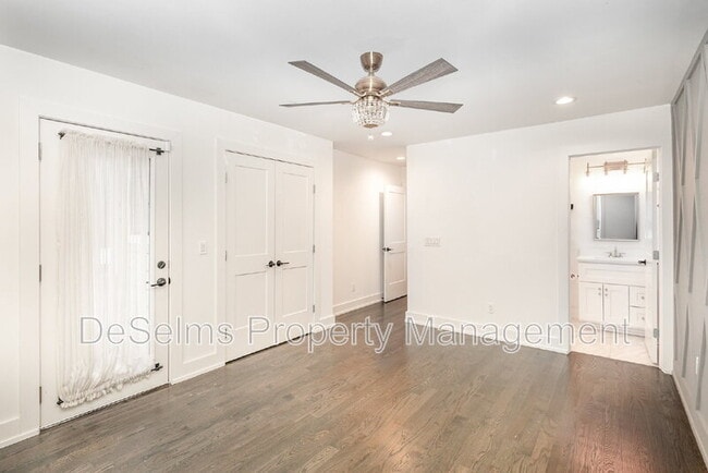 Building Photo - 4423A Providence Heights