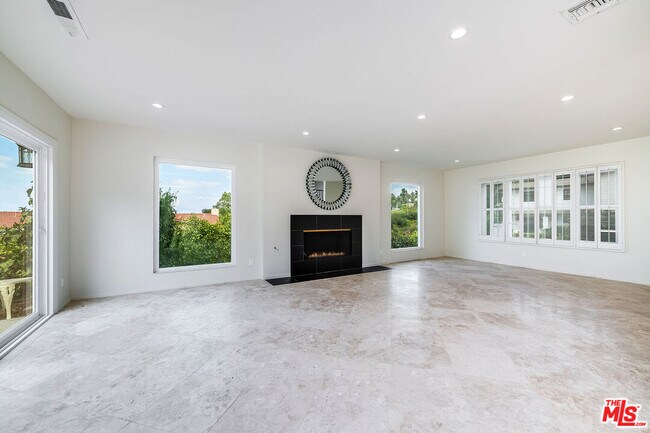 Building Photo - 3643 Ballina Canyon Rd