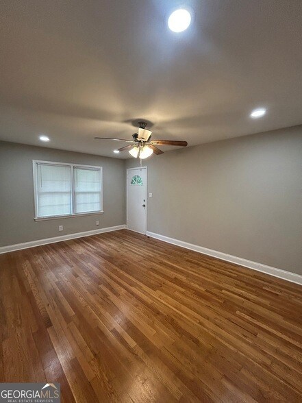 Building Photo - 261 Palms Ln SW