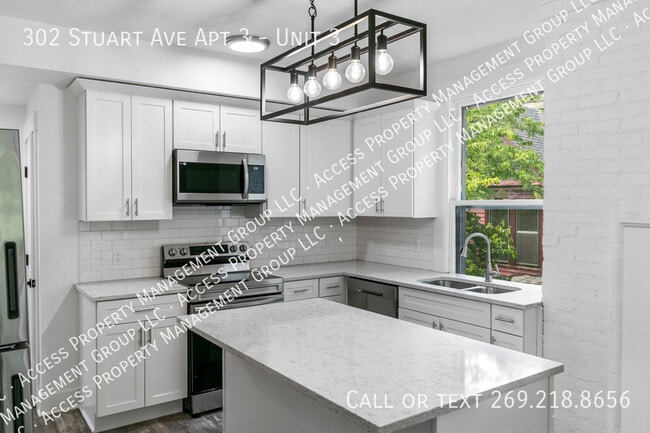 Building Photo - 302 Stuart Ave