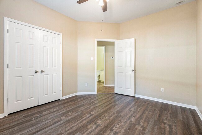 Building Photo - 6185 Galloway Ln