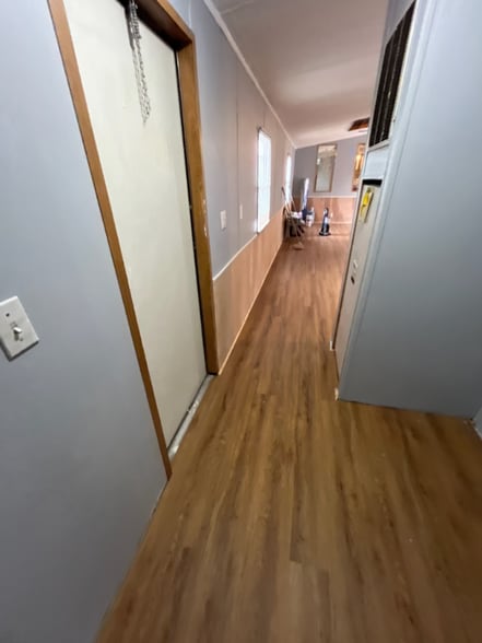 Building Photo - 7720 N Hen Peck Rd