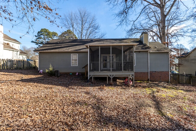 Building Photo - 1405 Wenlock Rd