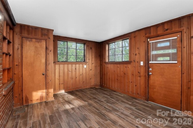 Building Photo - 1415 Herrin Ave