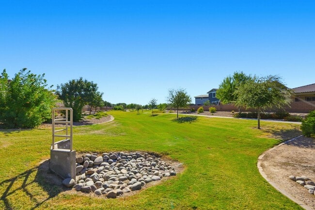 Building Photo - Gated Community Amazing ameneties