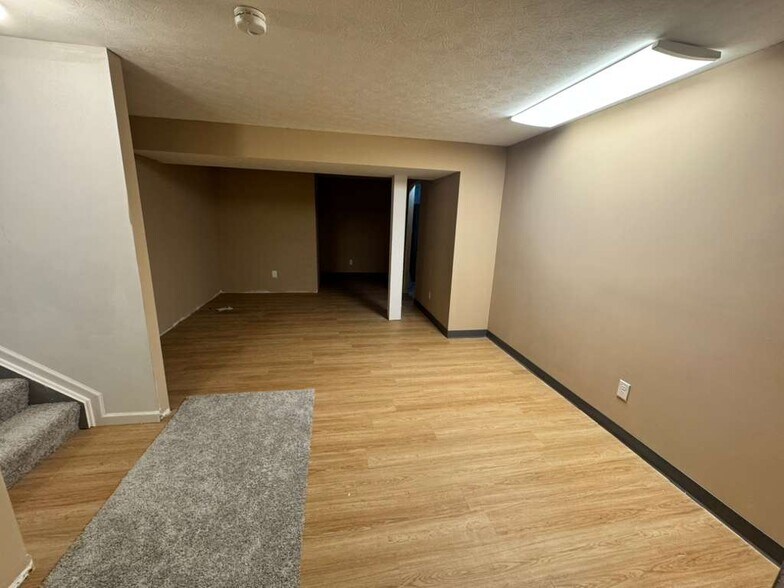 Building Photo - 23828 Pine Valley Dr