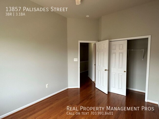 Building Photo - 13857 Palisades St