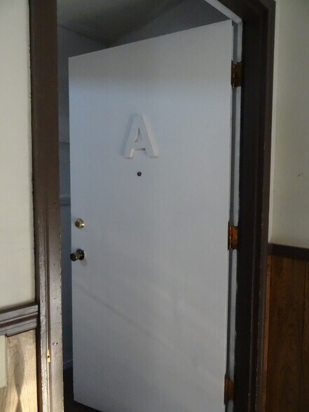 Building Photo - 718 Darby St