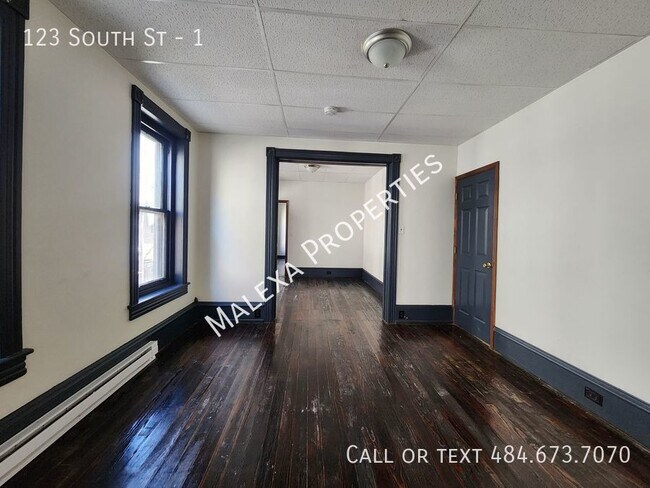 Building Photo - 123 South St