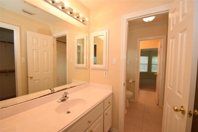 Building Photo - 5011 Quiet Falls Ct