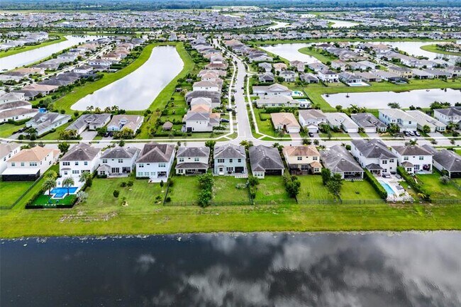 Building Photo - 15406 Goldfinch Cir