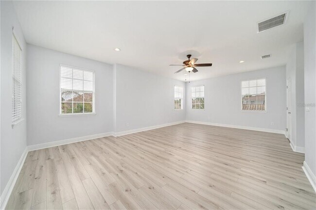 Building Photo - 2333 Pinehurst Ct