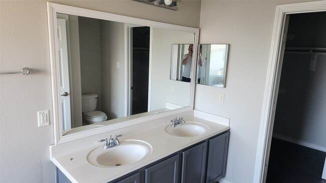 Building Photo - 11430 Hackmatack Way