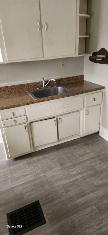 Building Photo - 629 5th St