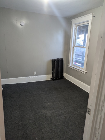 Building Photo - 68 Birch St