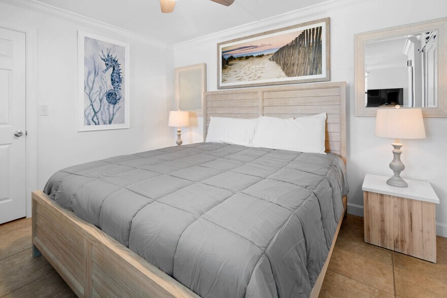 Building Photo - 5900 Bonita Beach Rd SW