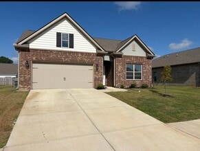 Building Photo - 7979 Hickory Meadow Rd