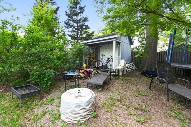 Building Photo - 4825 Butterworth Pl NW