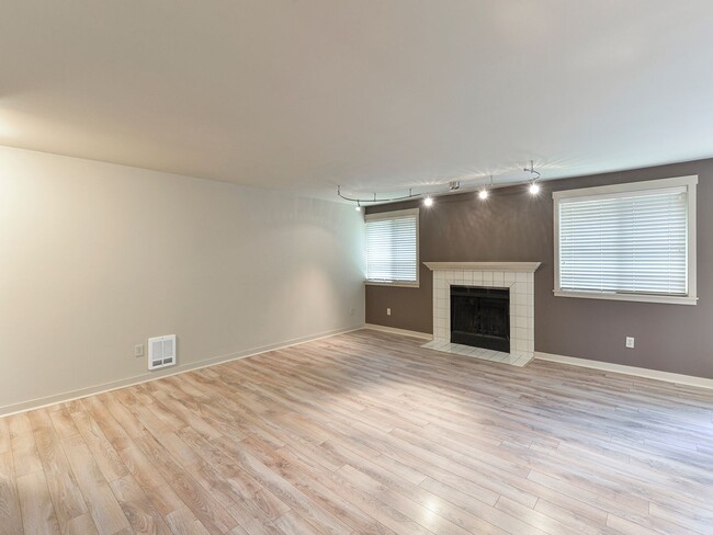 Building Photo - Perfect Location – Perfect Remodel – 2 Bed...