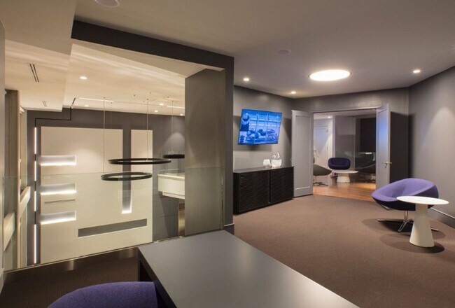 Building Photo - Stunning Views from this Spectacular and Stylish Penthouse in heart of Adams Morgan with PARKING.