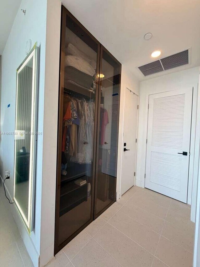 Building Photo - 159 NE 6th St