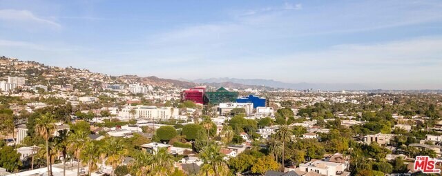 Building Photo - 435 N Oakhurst Dr