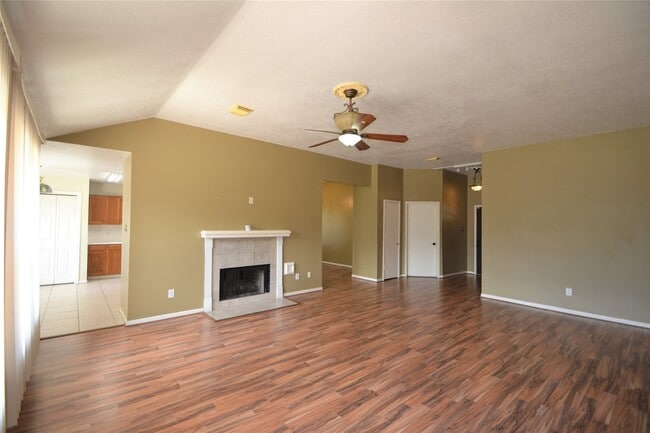 Building Photo - 2818 Russett Pl W