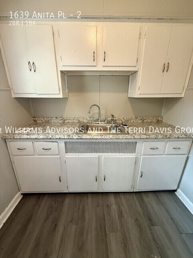 Building Photo - 1639 Anita Pl