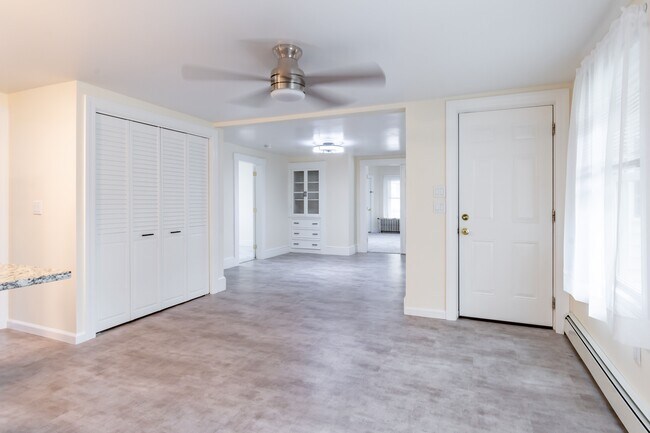 Building Photo - 179 Chestnut St