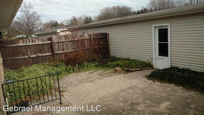 Building Photo - 1144 Normandy Terrace Dr