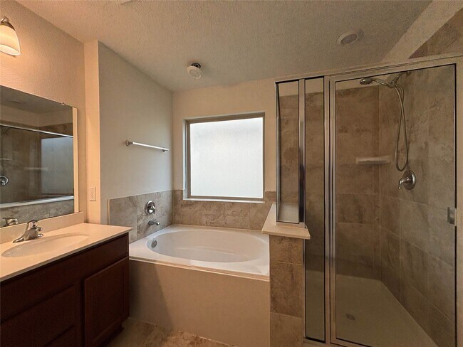 Building Photo - 2527 Boxwood Park