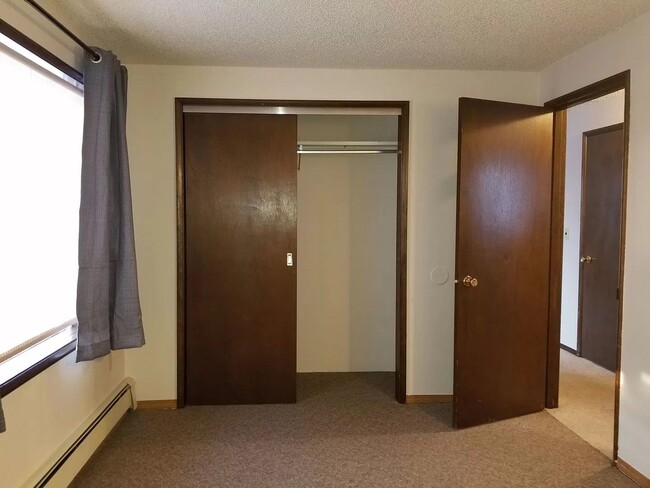 Building Photo - 7th Ave