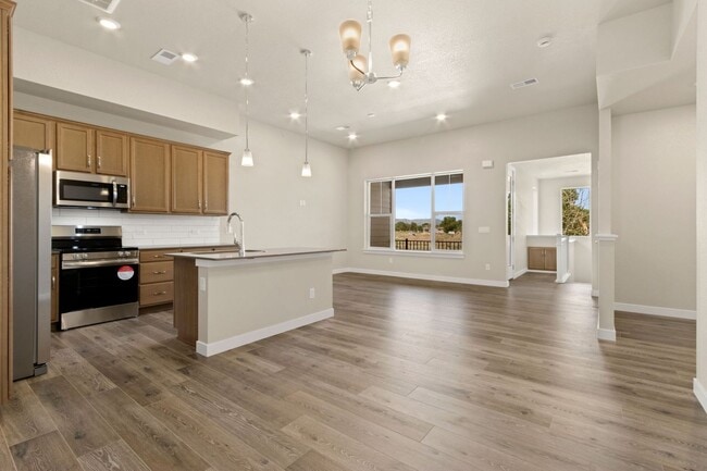 Building Photo - 938 Schlagel St