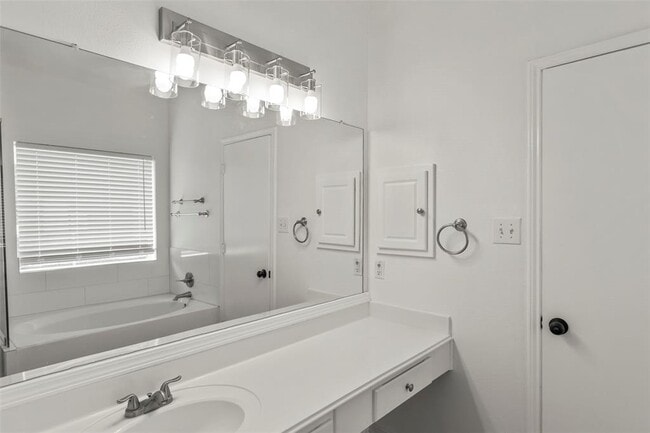 Building Photo - 16927 Fairway Glen Ln