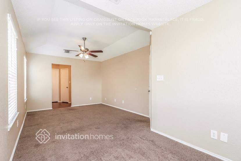 Building Photo - 4136 Hathaway Dr