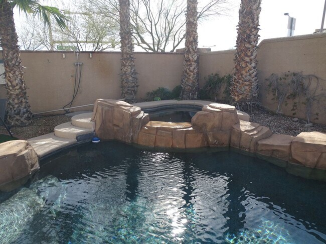 Building Photo - West Summerlin 5 Bedroom, Bed & Full Bath 1st Floor, Beauty