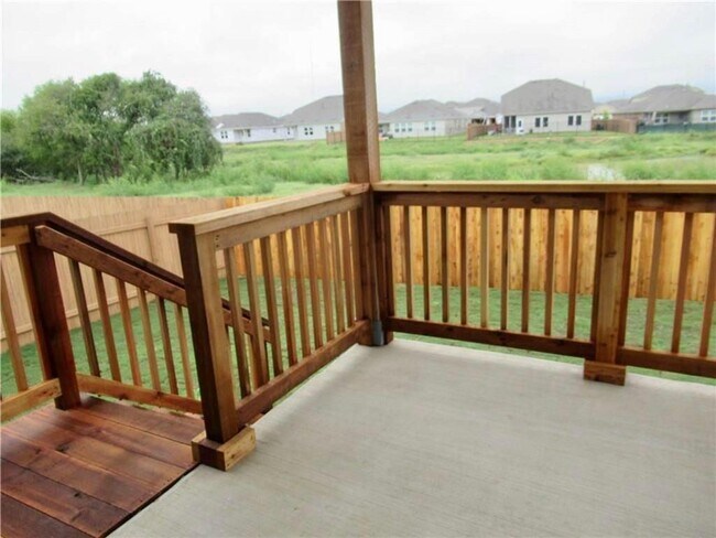 Building Photo - 1232 Whippletree Trl