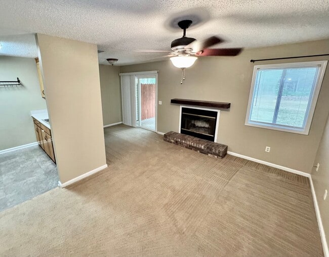 Building Photo - 156 Woodfield Pl